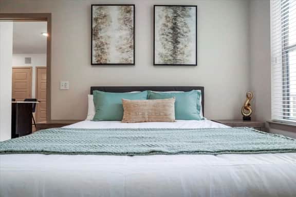 Modern 2BR/2BA Apartment w/ Pool + Smarthome